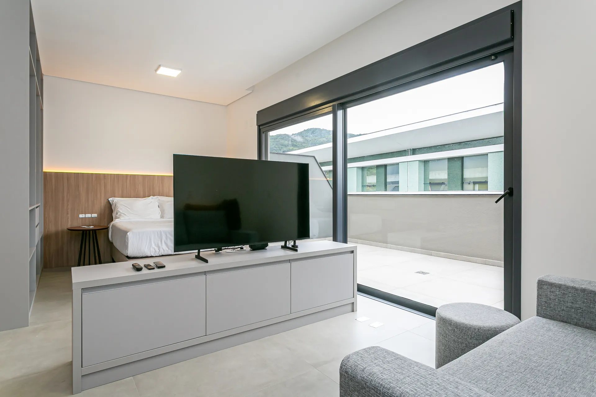 Furnished duplex-style apartment with 1 bedroom and 80 m²