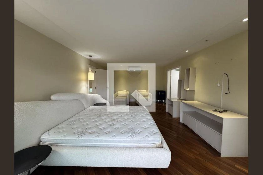 5 quartos e banheira: casa de 1000 m² — photo 11