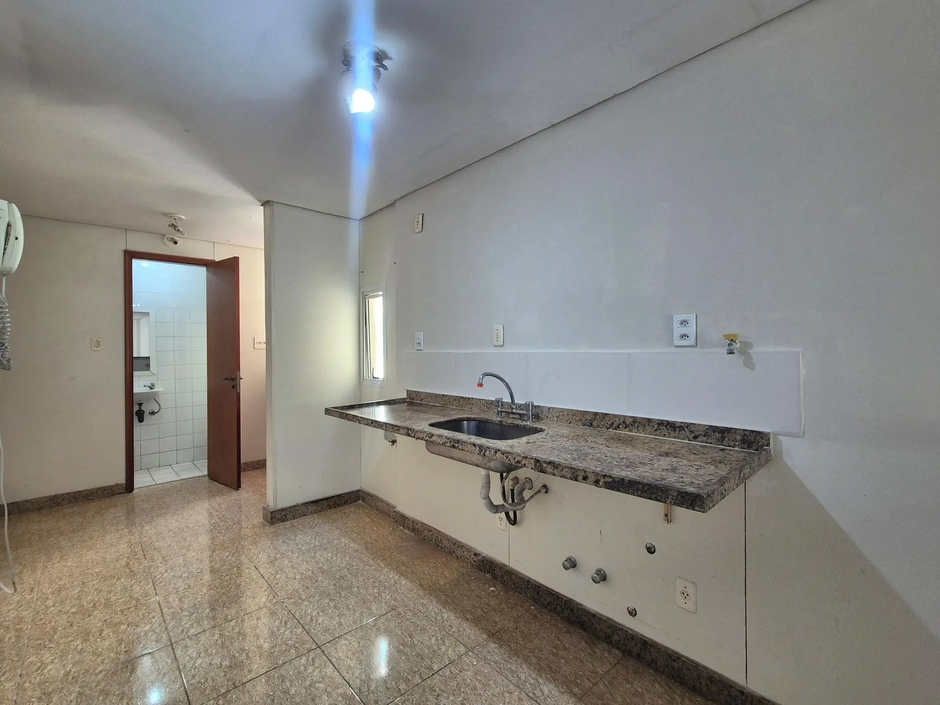 Apartamento com 2 quartos, suíte e varanda com animais — photo 14