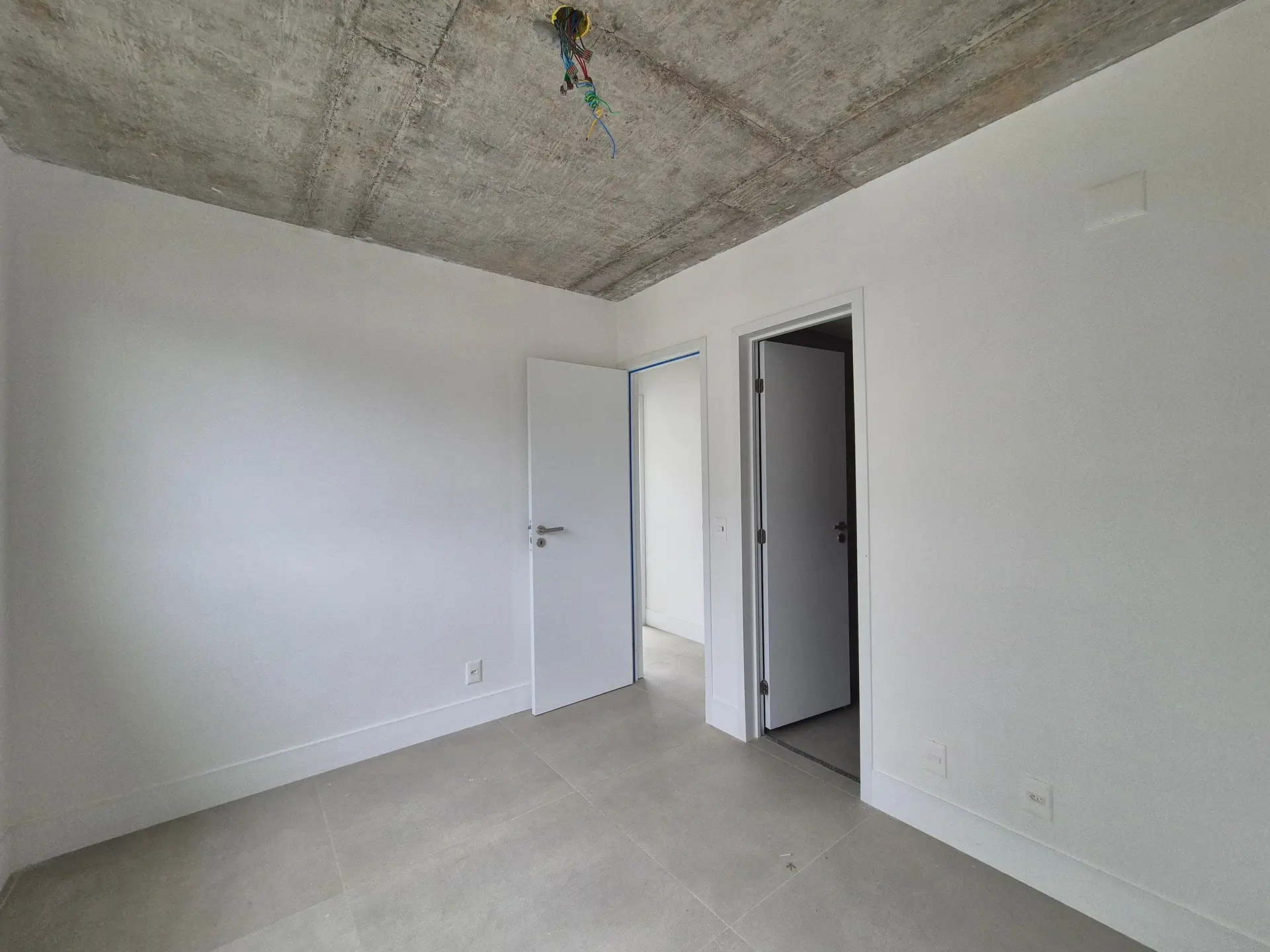 3-bedroom apartment with a mountain view — photo 24