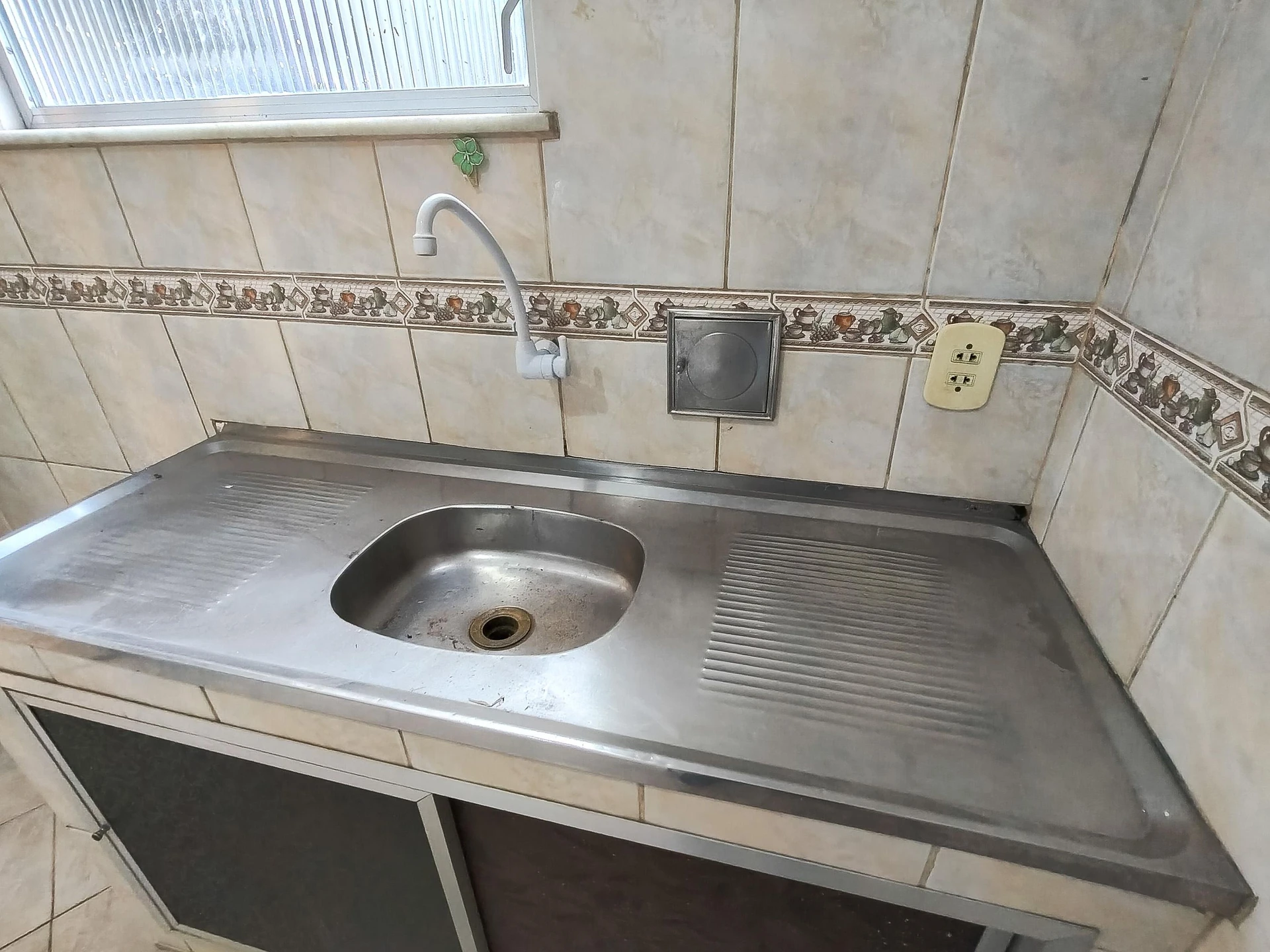 Орендна квартира з 2 спальнями та окремою кухнею — photo 32