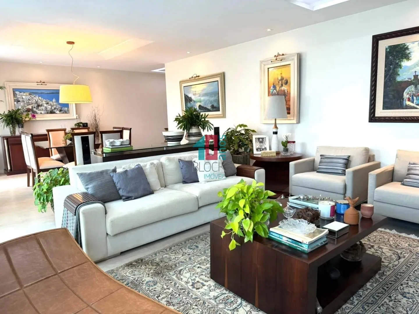 Furnished 361 m² apartment with 4 en-suite bedrooms — photo 9