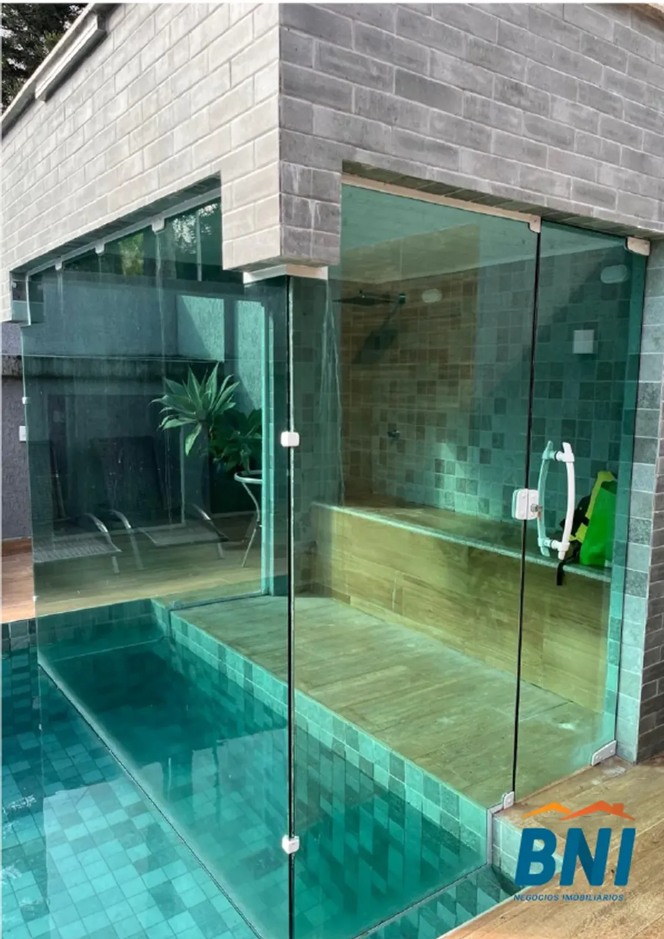 Garden in a 4-bedroom house, 320 m² — photo 24