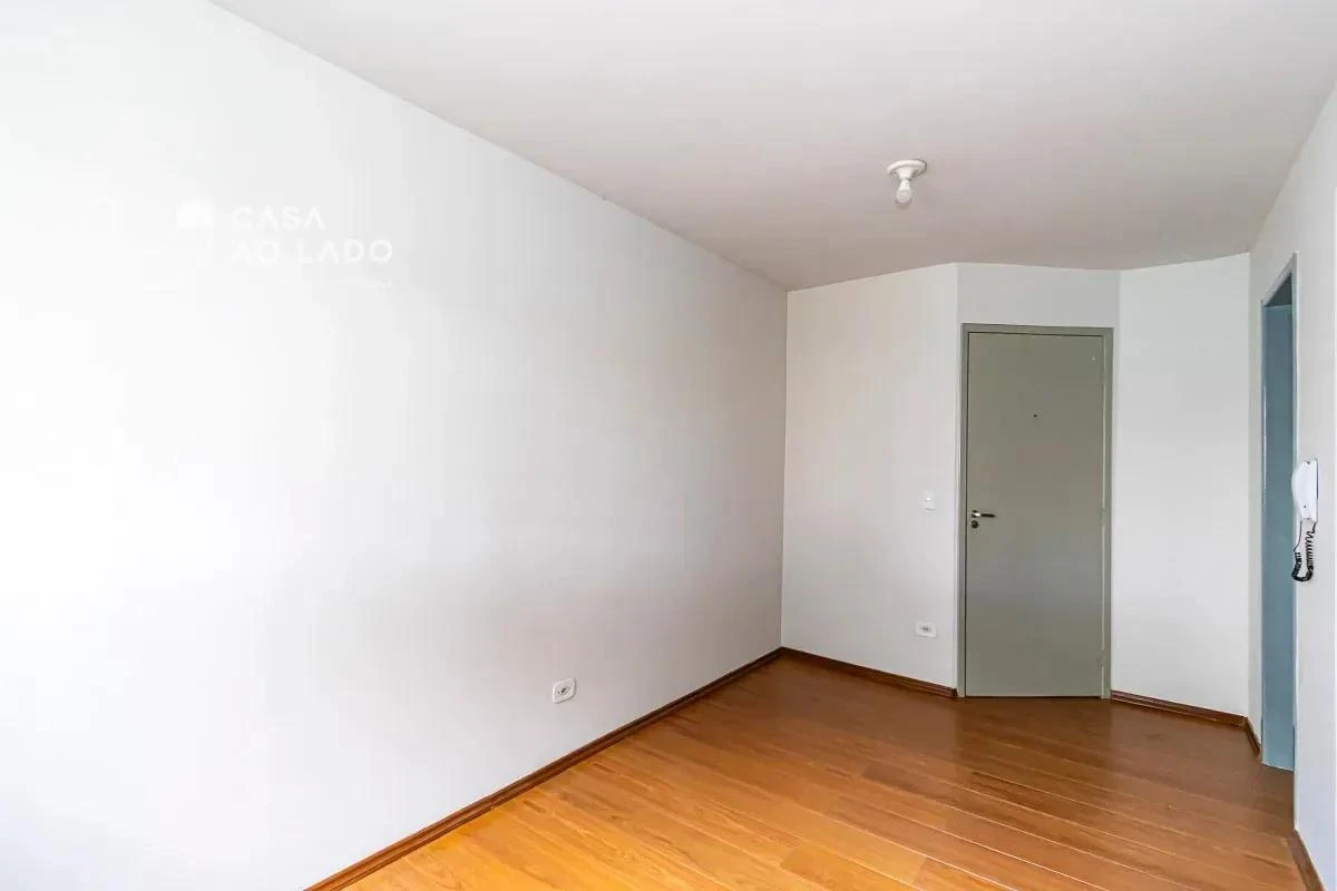 Apartamento com piso de madeira ou laminado, Tingui — photo 14