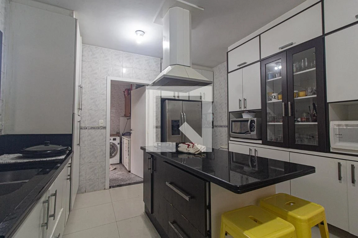 3-bedroom house with a walk-in closet in Curitiba
