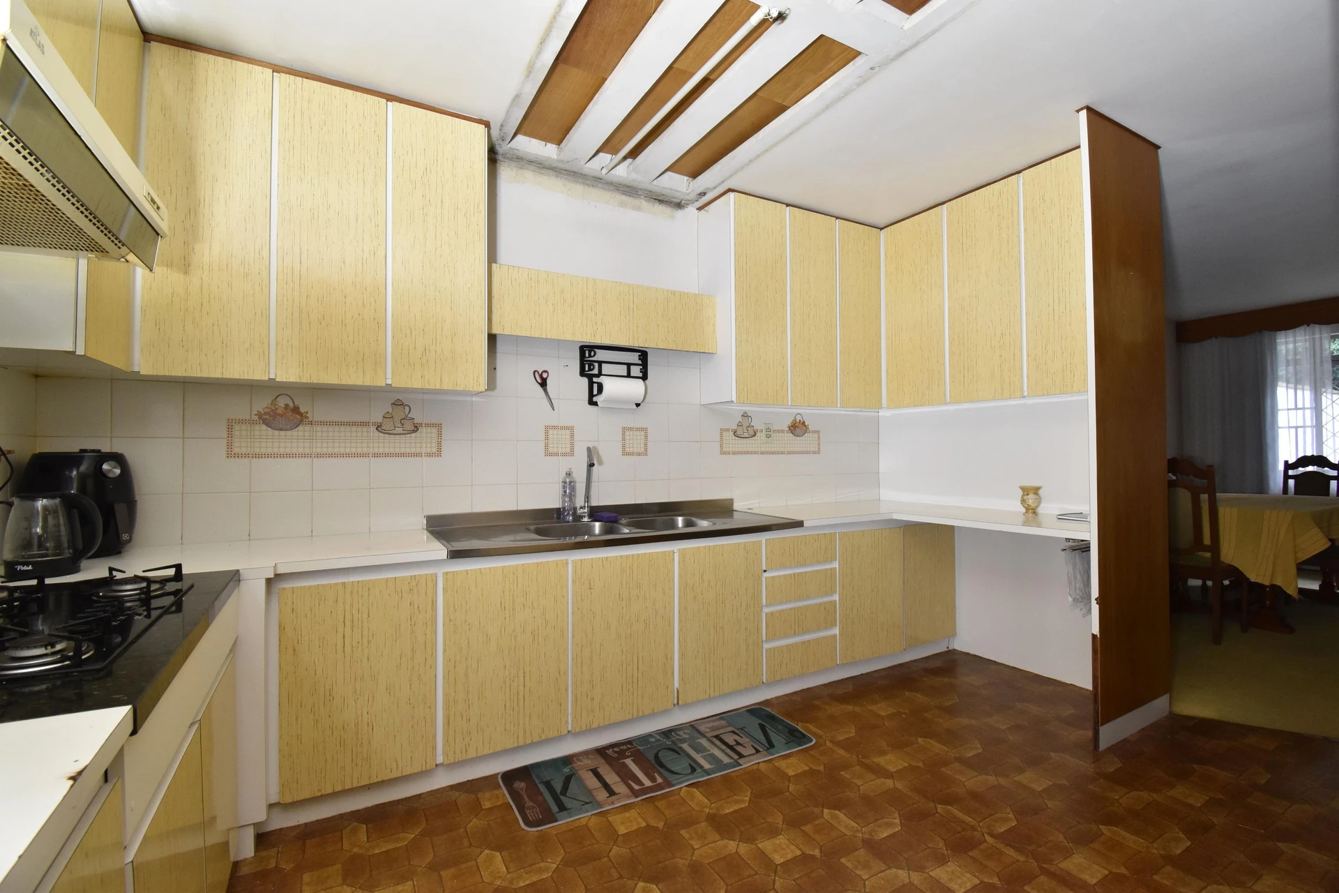 6-bedroom house with a garden — photo 25