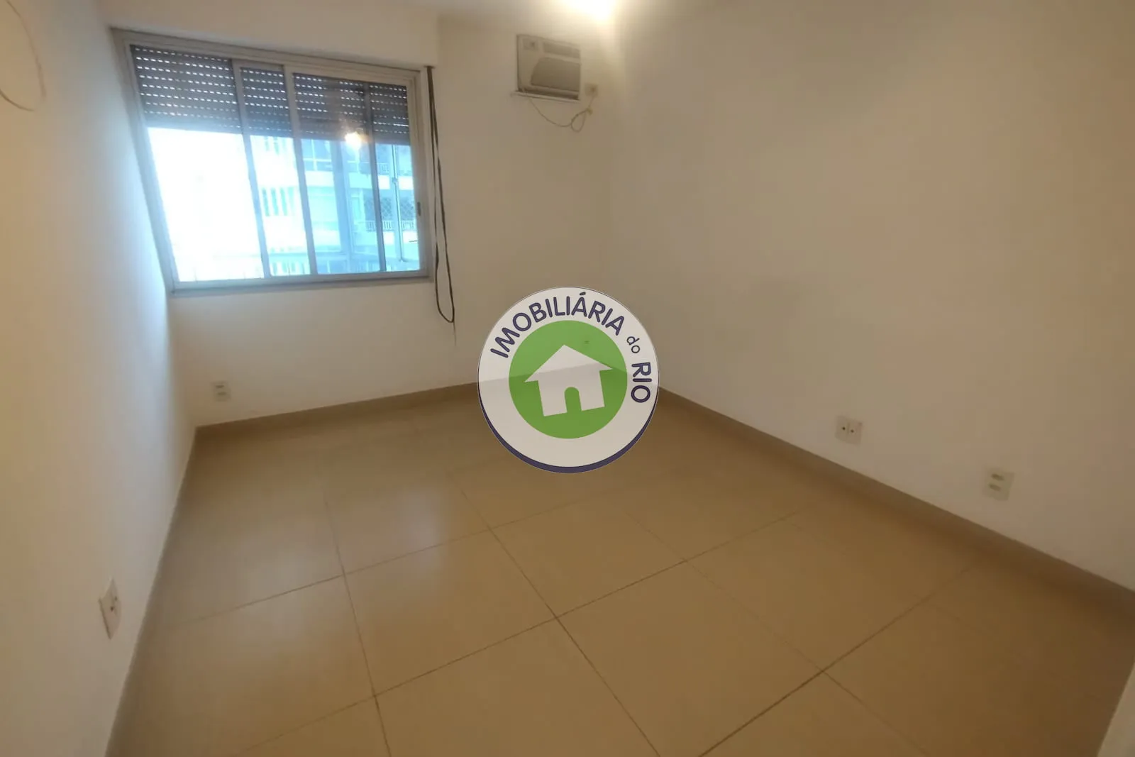 Furnished apartment, 115 m², with a bathtub — photo 3
