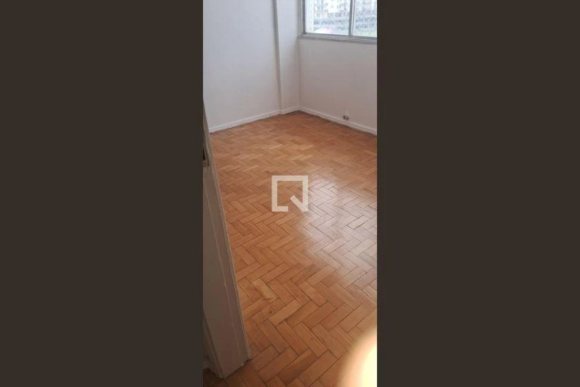 Apartamento para aluguel com 2 quartos e 1 banheiro — photo 4