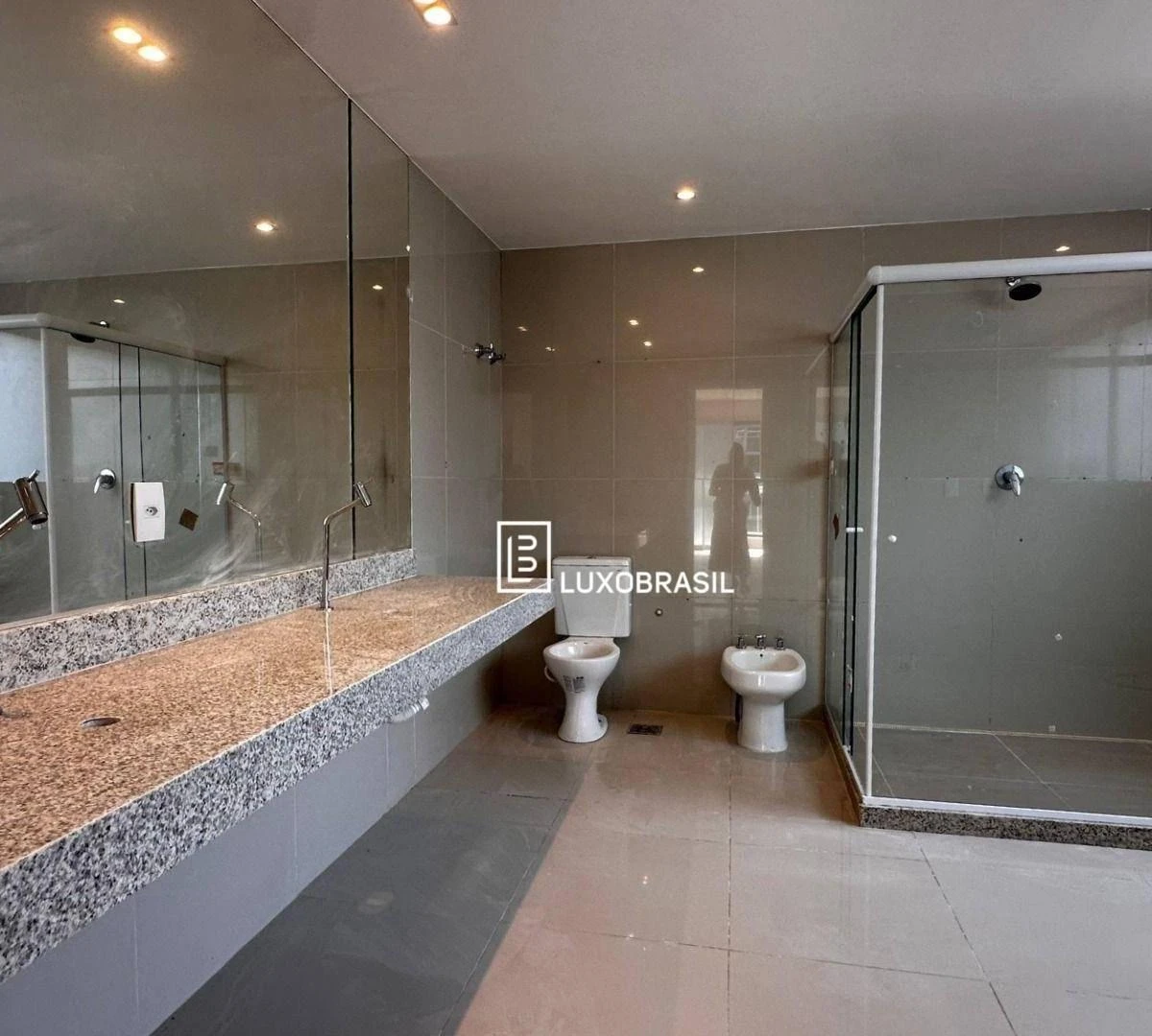 House with 7 bedrooms and 700 m², gas kitchen — photo 9