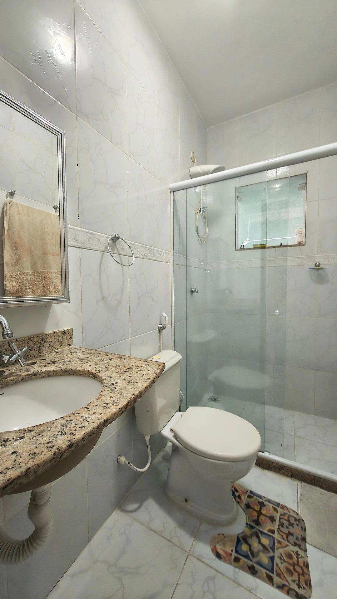 Casa con 4 dormitorios, 3 baños y jardín privado — photo 26