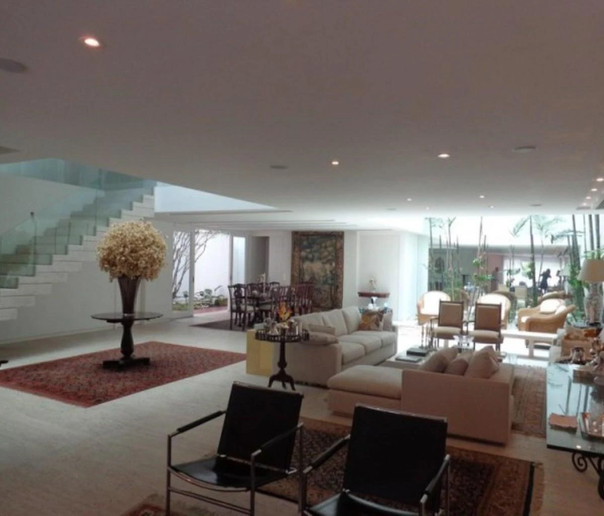 Furnished 500 m² house with 4 bedrooms and 5 parking spots — photo 8