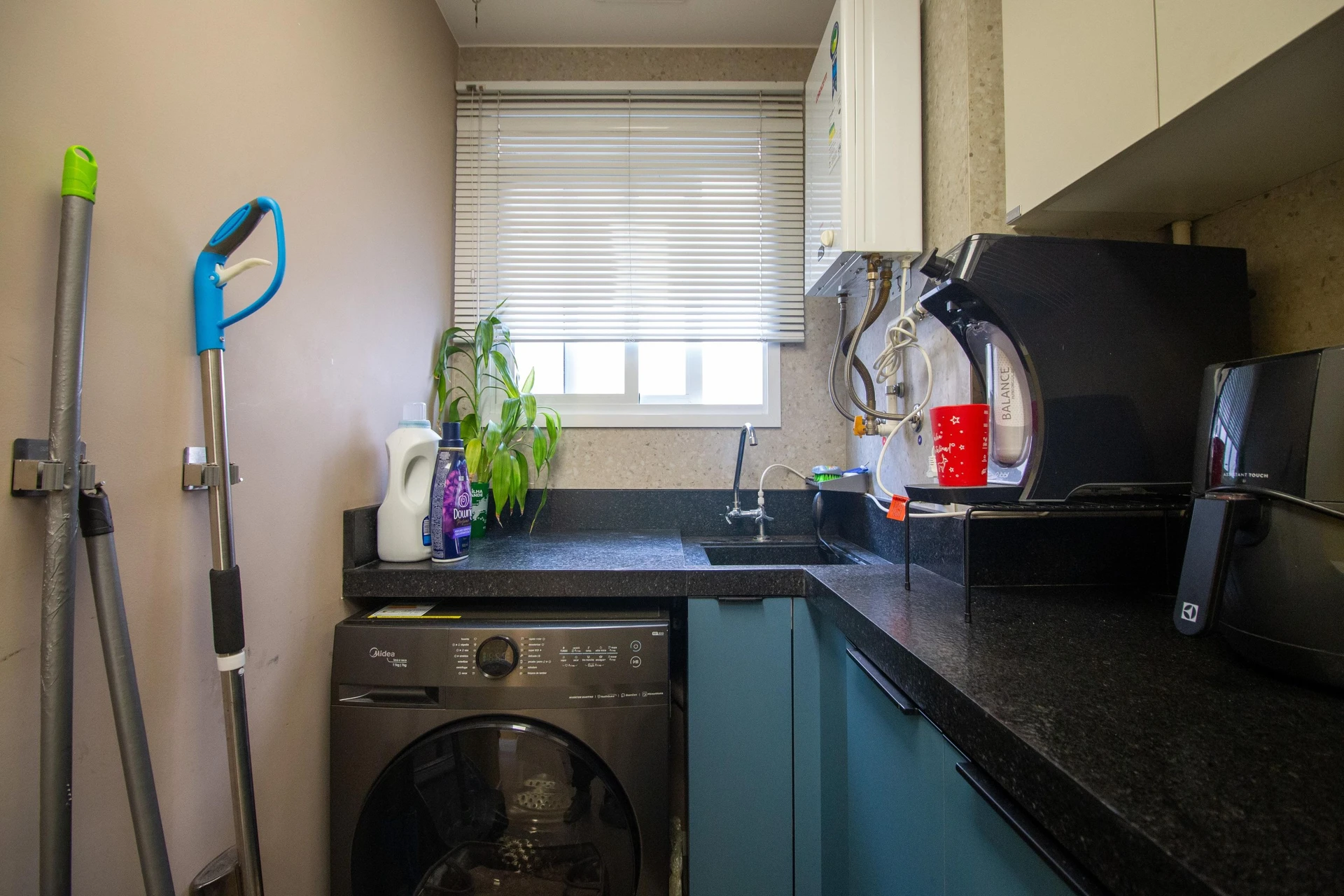 One-bedroom apartment in a building with a gym — photo 23