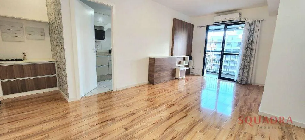 2-bedroom apartment with suite and glassed balcony — photo 4