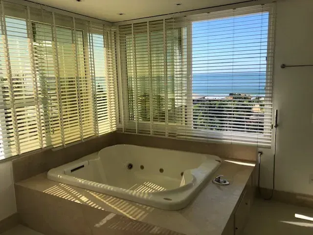 House with 6 en-suite bedrooms and 1372 m² — photo 25