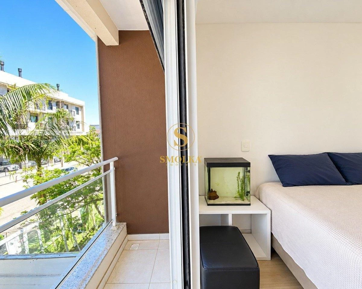 3-bedroom house with a walk-in closet in Florianópolis — photo 36