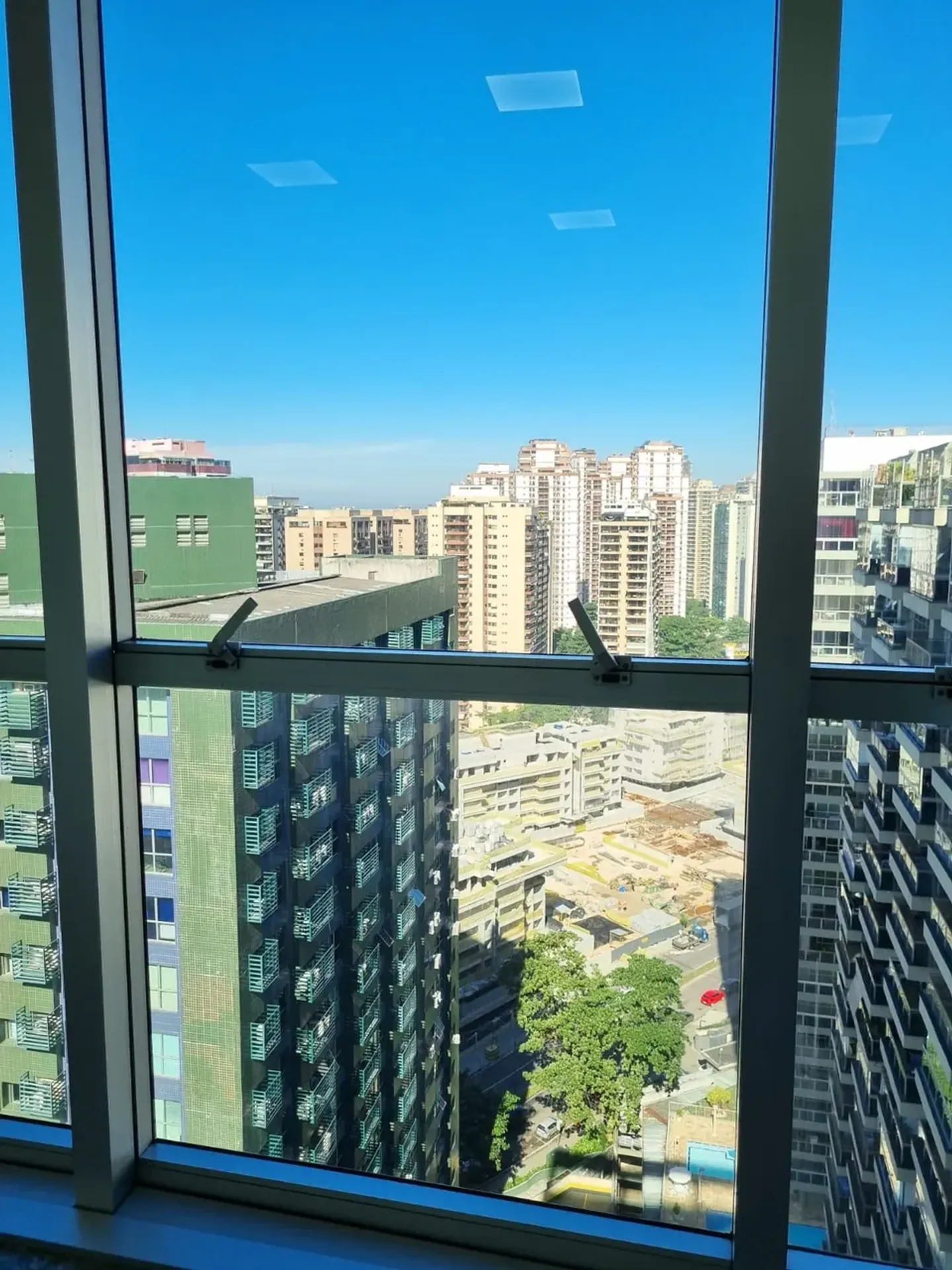 Квартира з однією спальнею та панорамними вікнами — photo 13