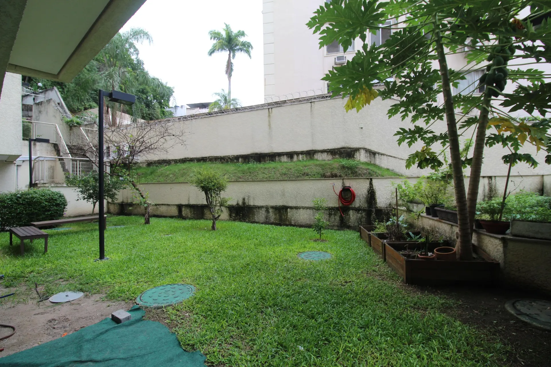Furnished apartment, 72 m², with a glass-enclosed balcony — photo 43