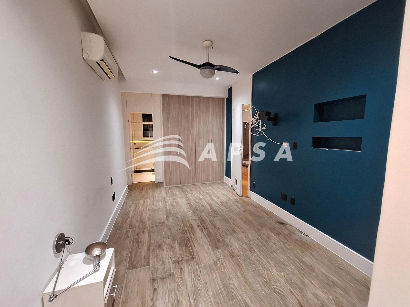 210 m² apartment with an open-plan gas kitchen — photo 15