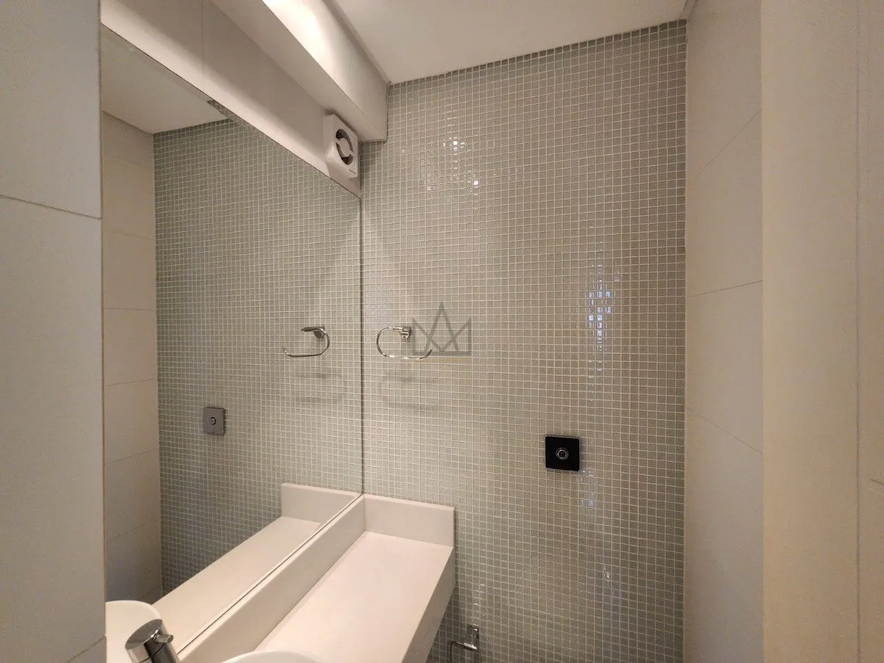 4-bedroom apartment in a building with a gym — photo 50