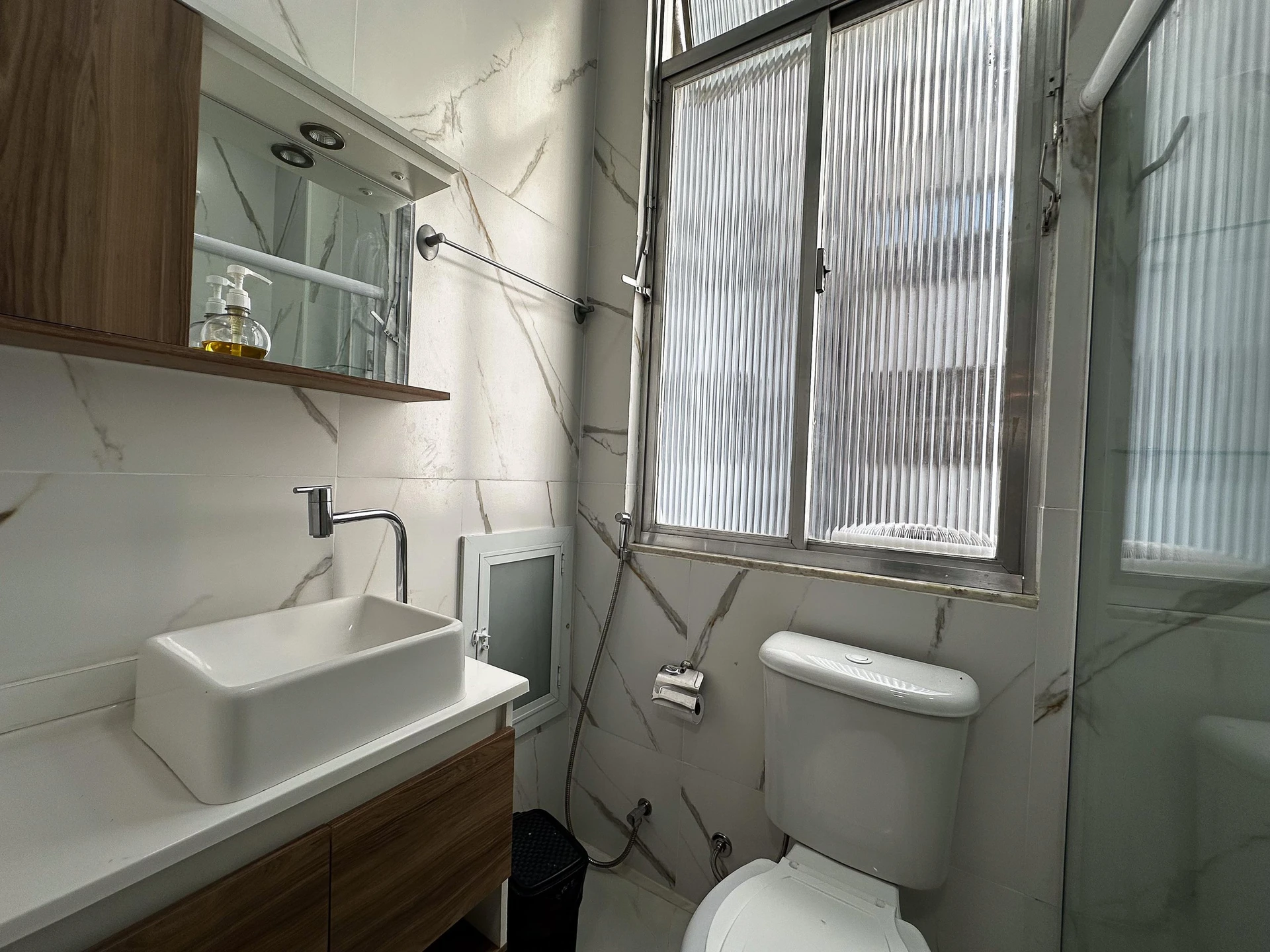 Furnished studio with 1 bedroom and 1 bathroom, no parking — photo 9