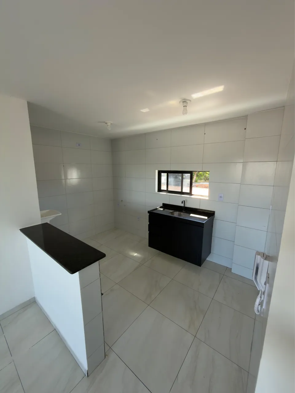 Unfurnished apartment with open-plan kitchen and 3 bedrooms — photo 8