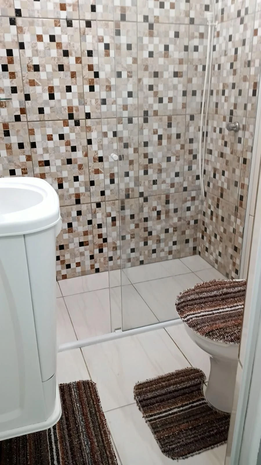 Furnished 3-bedroom house with 4 bathrooms, no parking — photo 48
