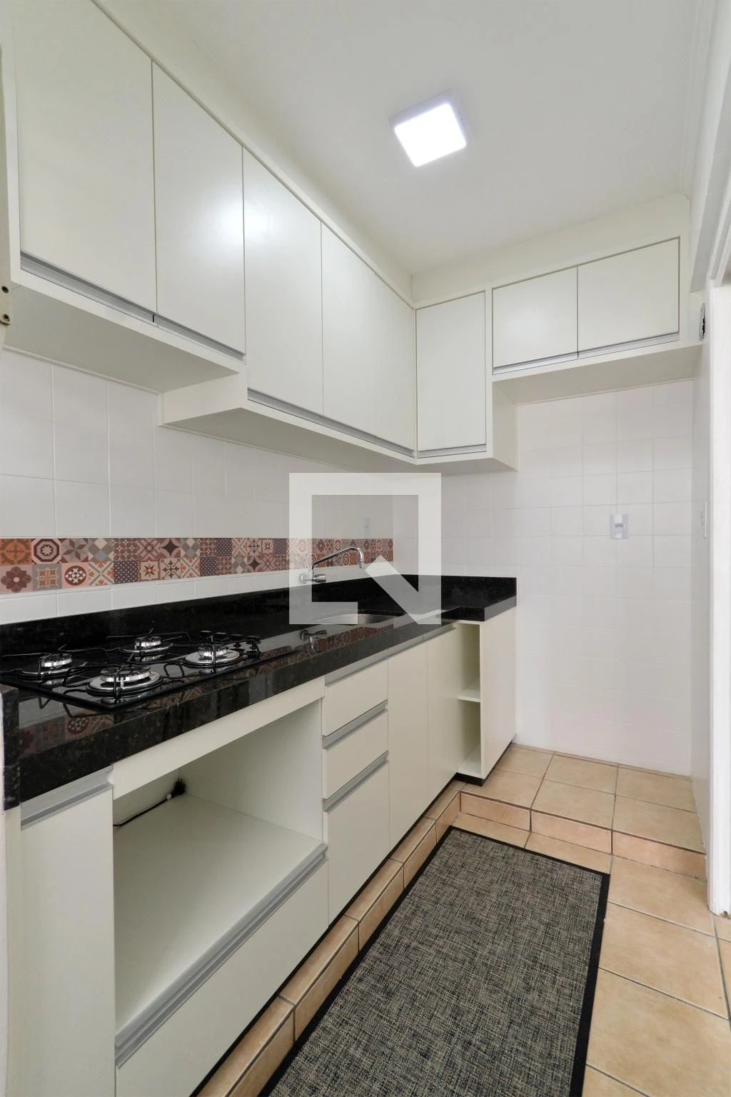 Apartamento sem mobília com 2 quartos e 1 vaga