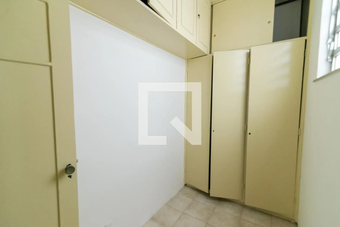 Bathtub in a 3-bedroom apartment, 110 m² — photo 52
