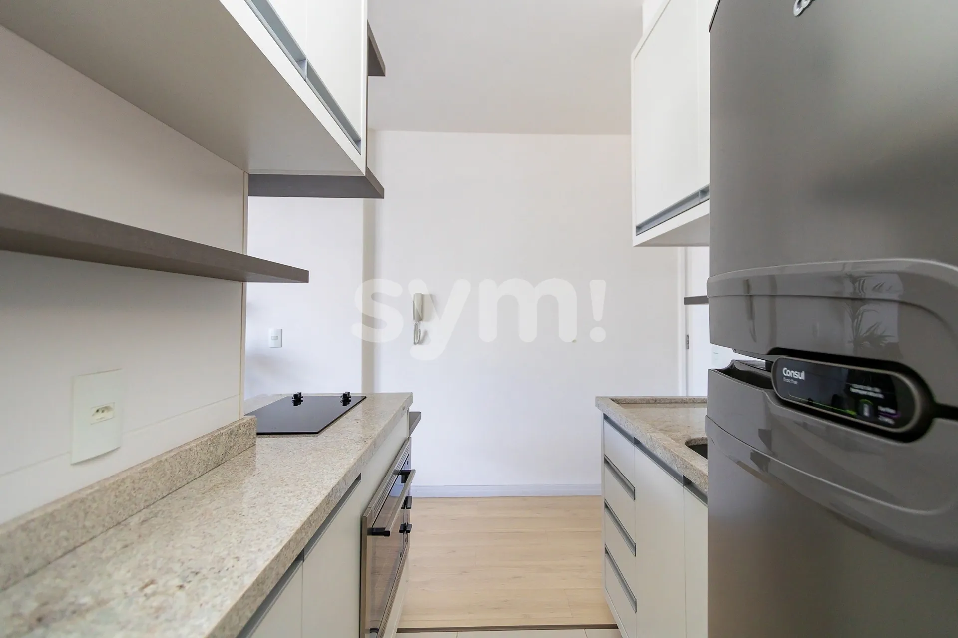 Furnished 1-bedroom apartment with a glass-enclosed balcony — photo 97