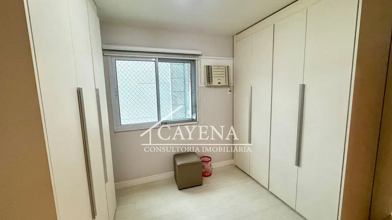 Furnished 4-bedroom apartment with glazed balcony — photo 23