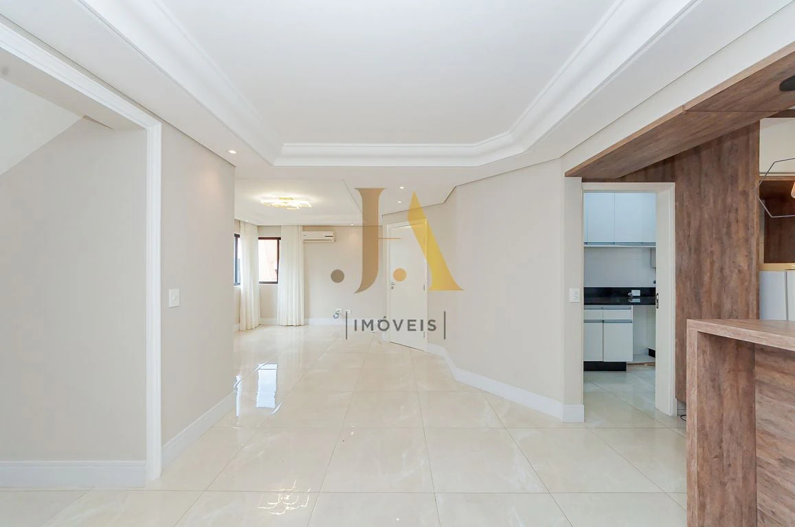 Furnished apartment, 210 m², with a glass-enclosed balcony — photo 17
