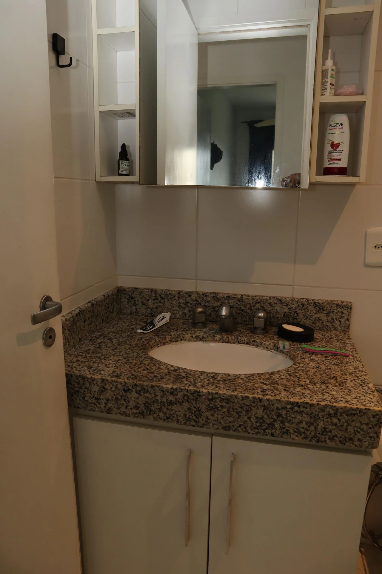 2-bedroom apartment with a mountain view — photo 46