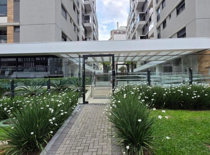 2-bedroom apartment with 2 baths and 130 m² — photo 3