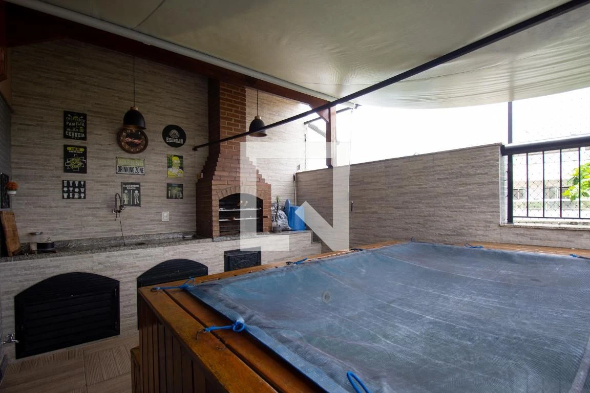 Furnished apartment with 3 en-suite bedrooms — photo 21