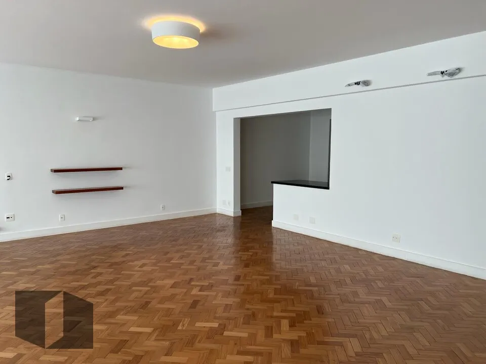 3-bedroom apartment with floor-to-ceiling windows — photo 11