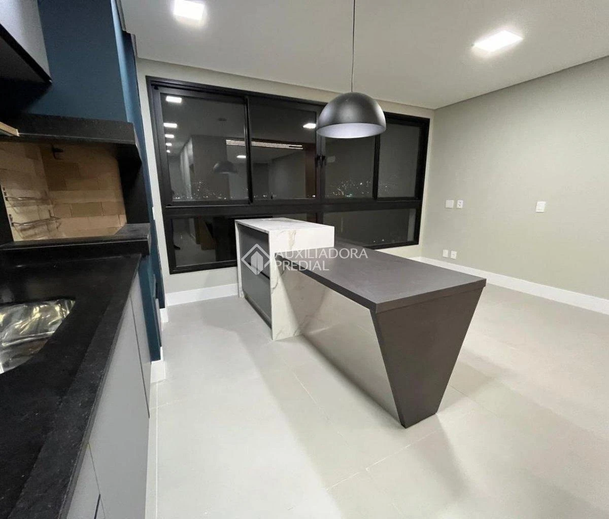 Apartment, 134 m², with floor-to-ceiling windows — photo 9