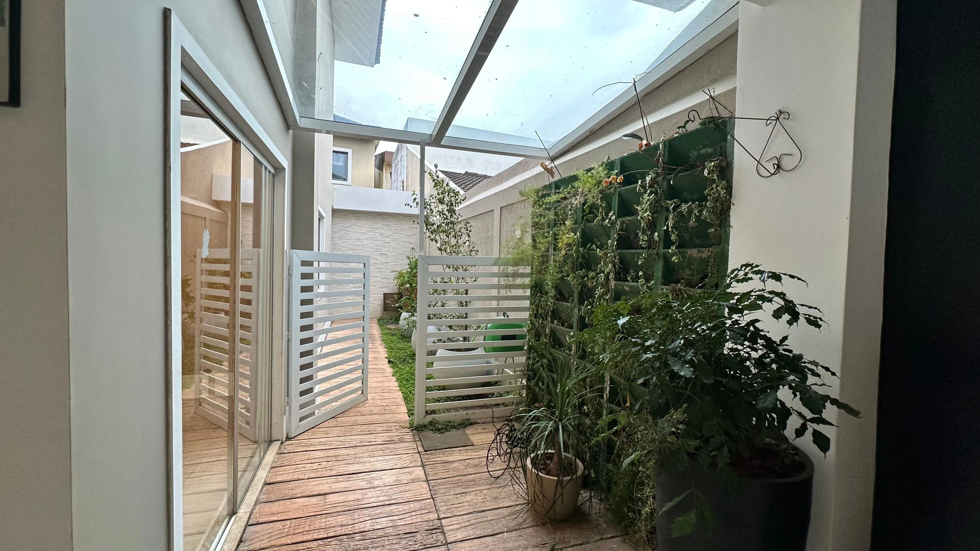Furnished house, 360 m², with a walk-in closet — photo 53