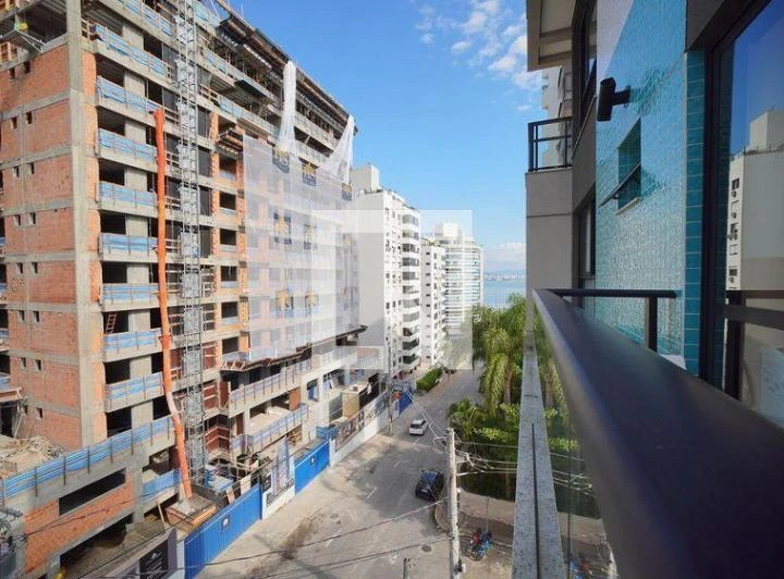 45 m² apartment with an open-plan kitchen and 1 parking spot — photo 2