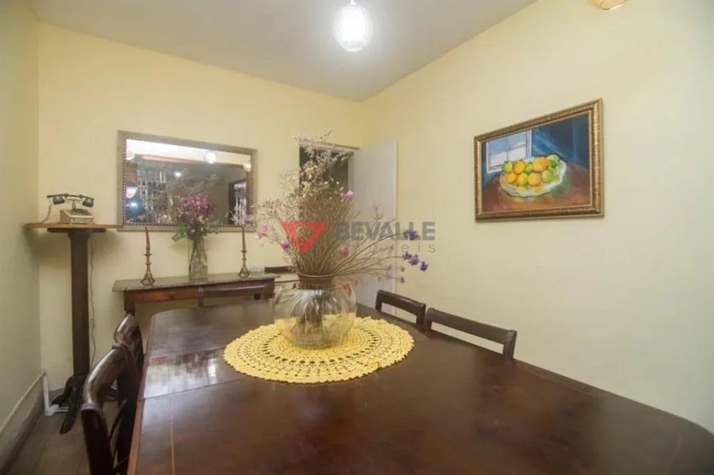 Rental house with 6 bedrooms and 300 m² — photo 13