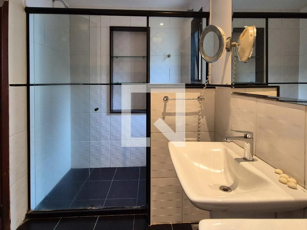 3-bedroom apartment with a balcony and 3 bathrooms — photo 25