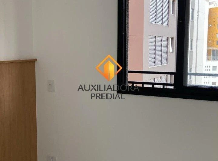 Apartamento de 2 quartos com varanda e cozinha compacta — photo 7