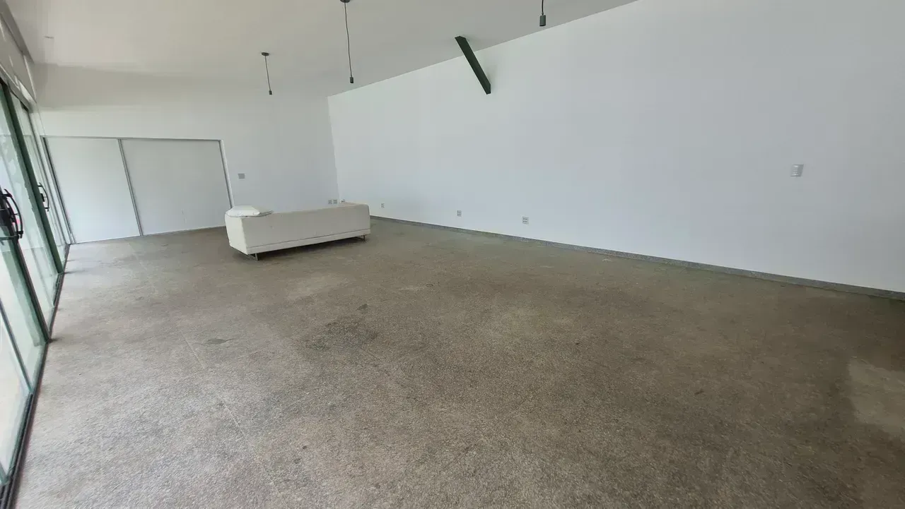 Unfurnished house with open-plan kitchen and 2 bedrooms — photo 3