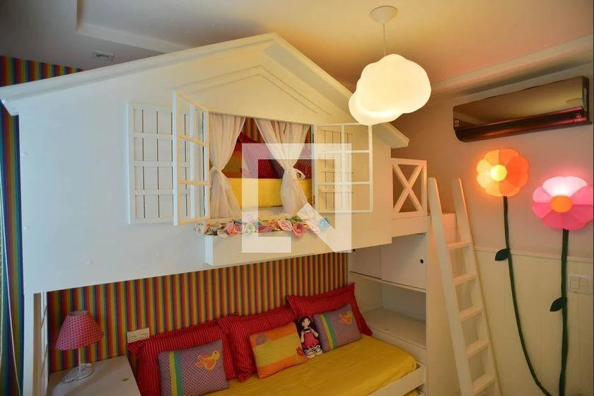 Washing machine in a 3-bedroom apartment, 160 m² — photo 7