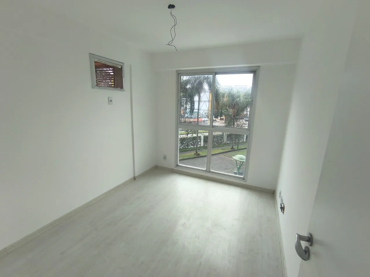 3-bedroom apartment with a closed kitchen and 2 parking spaces — photo 13