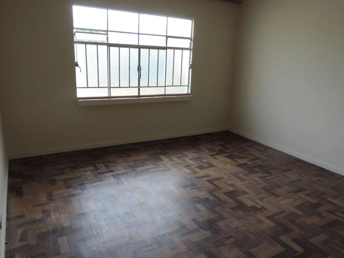 Wood or laminate floors in a one-bedroom house, 70 m² — photo 5