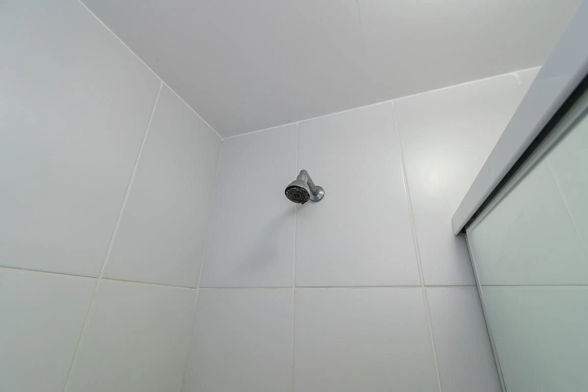 Furnished 3-bedroom apartment with 1 en-suite and balcony — photo 51