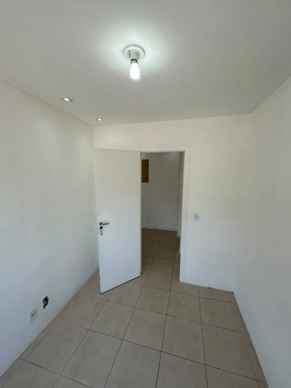 Apartamento de 2 quartos em condomínio com piscina — photo 17