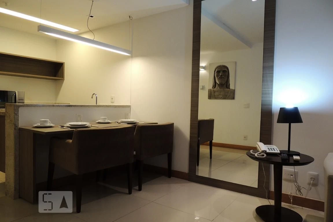 One-bedroom apartment in a building with a gym — photo 31
