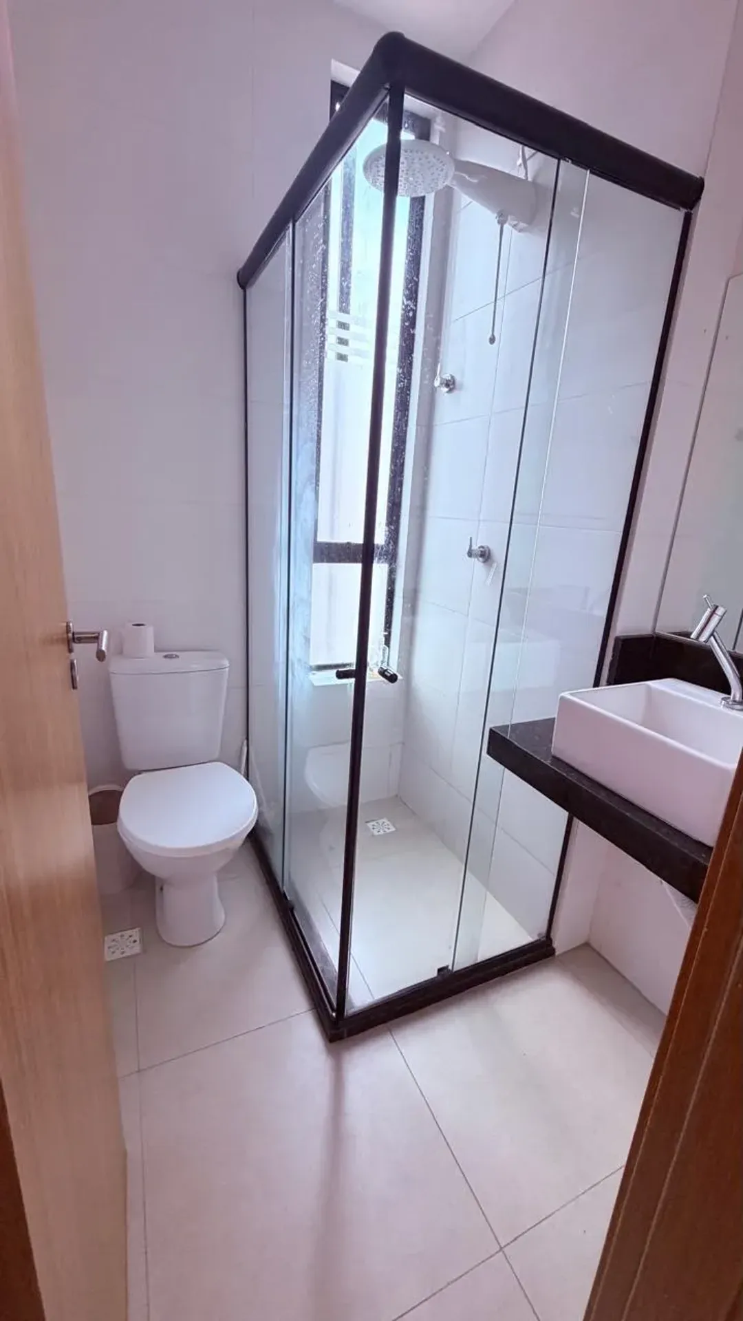 2-bedroom apartment with en-suite and 1 parking space — photo 5