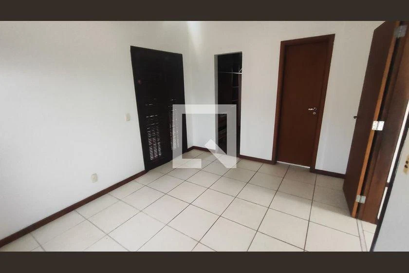 House with 3 bedrooms, 4 bathrooms and 360 m² — photo 44